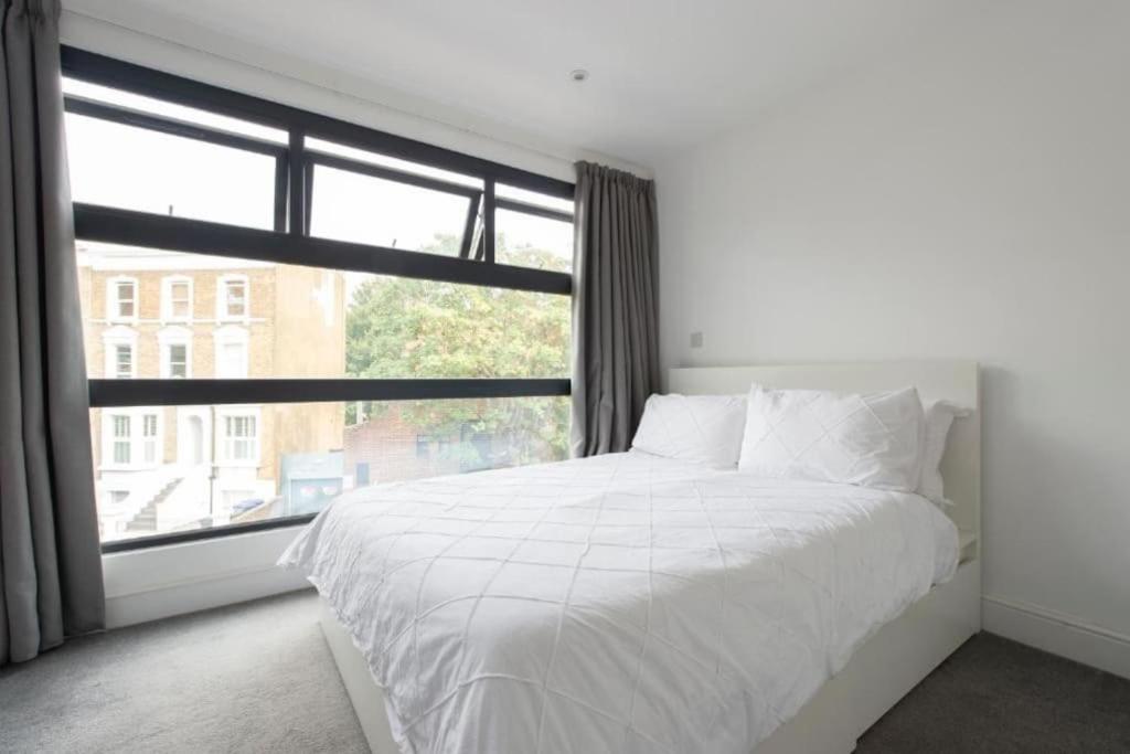 Modern Large 2 Bed Near Station Apartamento Londres